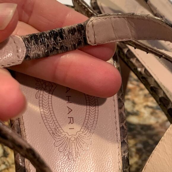 Elie Tahari Womens Brown Snakeskin Peep Toe Shoes Heels Size US 9.5 - Picture 11 of 11